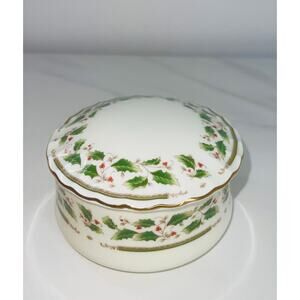 Royal Limited Holly & Berries Holiday Dish w/ Lid Candy Dish, Jewelry Box